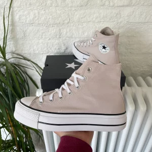 Converse Chuck Taylor All Star Plataforma de lona “Beige”