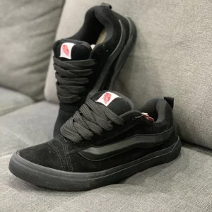 Vans Knu Skool bajos triple negro