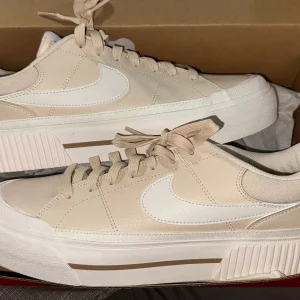 Nike Court Legacy Lift Pearl White