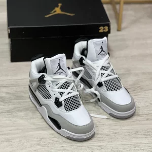Jordan Retro 4
